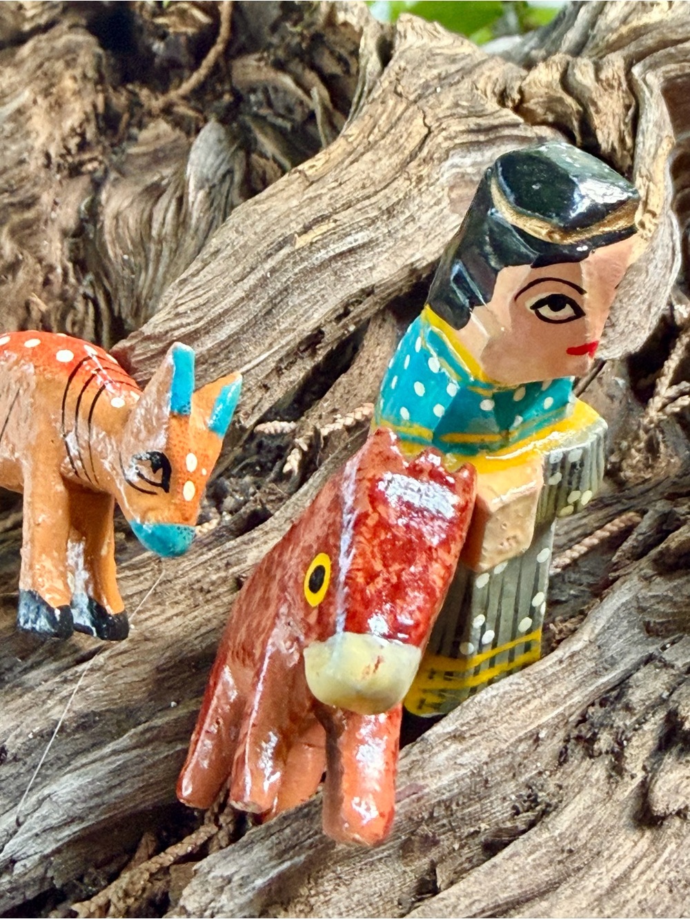 Benares India Painted Wood Arch Nativity Scene - Picture 5 of 12